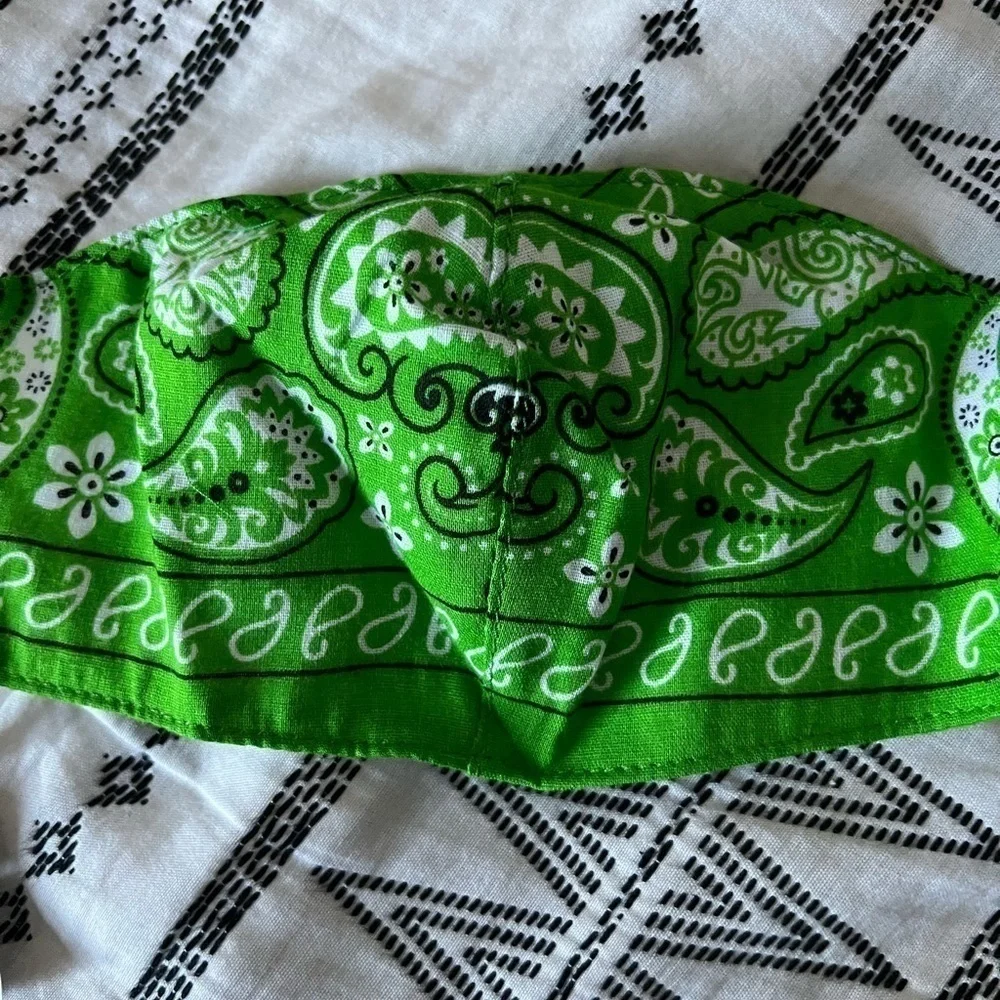 Intermix Green Bandana Face Mask NWT